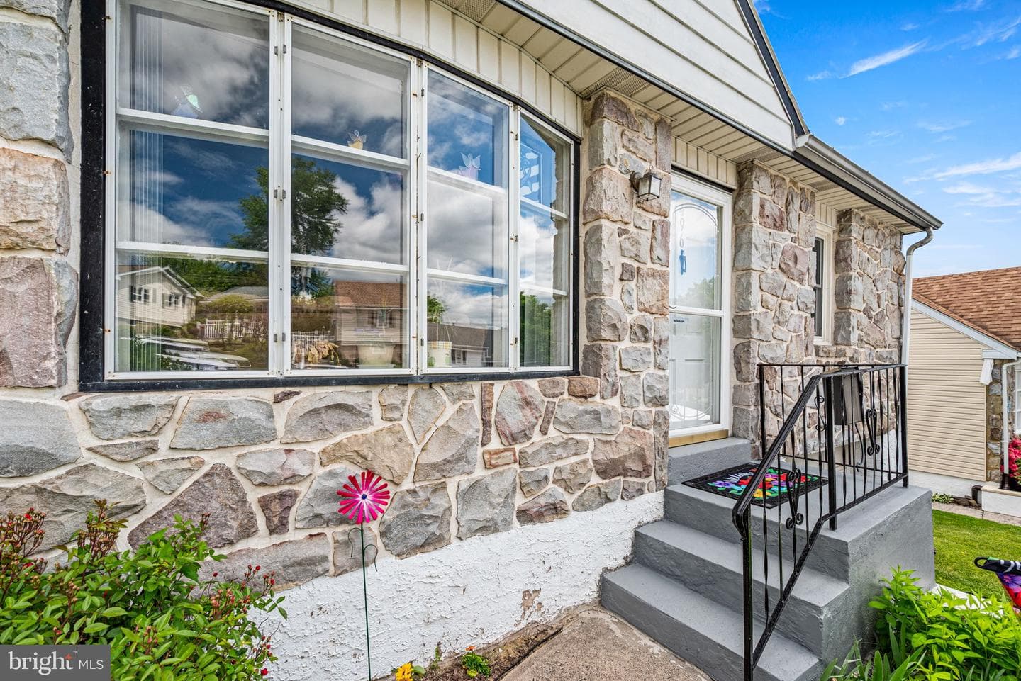 496 Spring Street photo 3