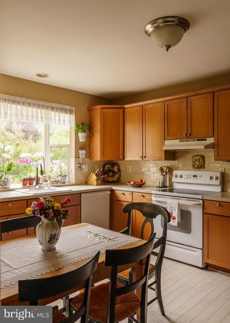 8112 Flourtown Avenue photo 8