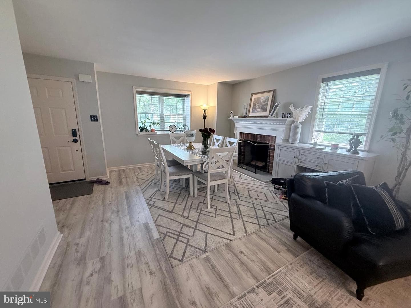 279 Lawndale Avenue photo 8