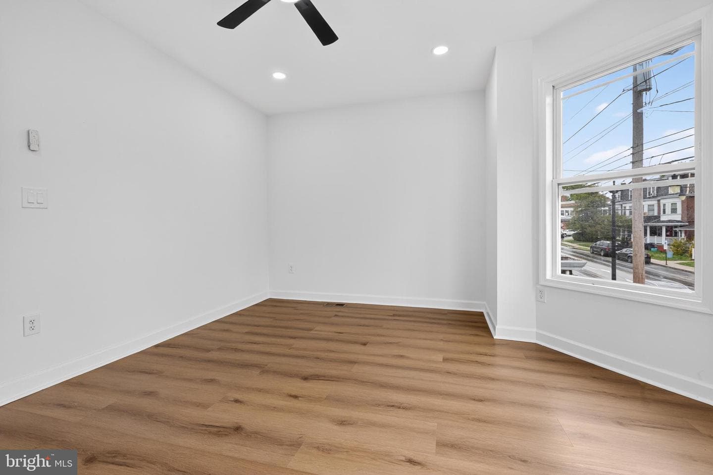 1121 Markley Street photo 32