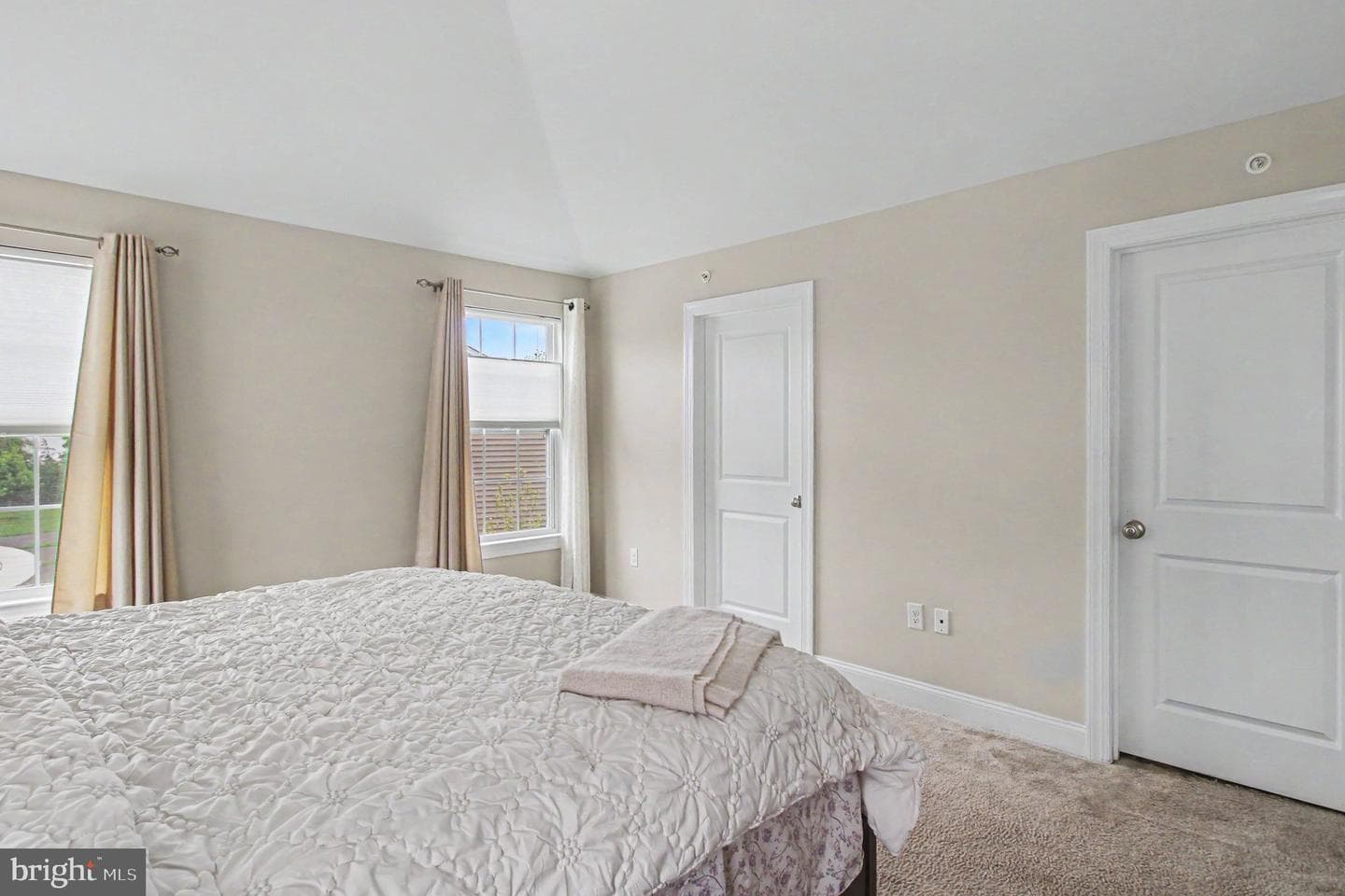 100 Arlington Ln photo 15