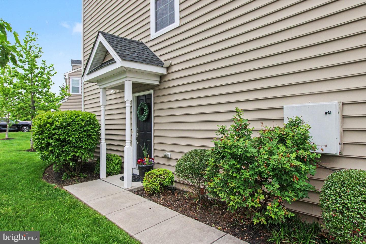 100 Arlington Ln photo 4