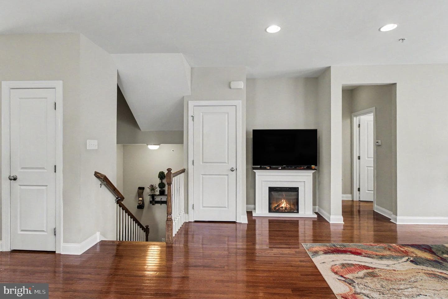 100 Arlington Ln photo 6
