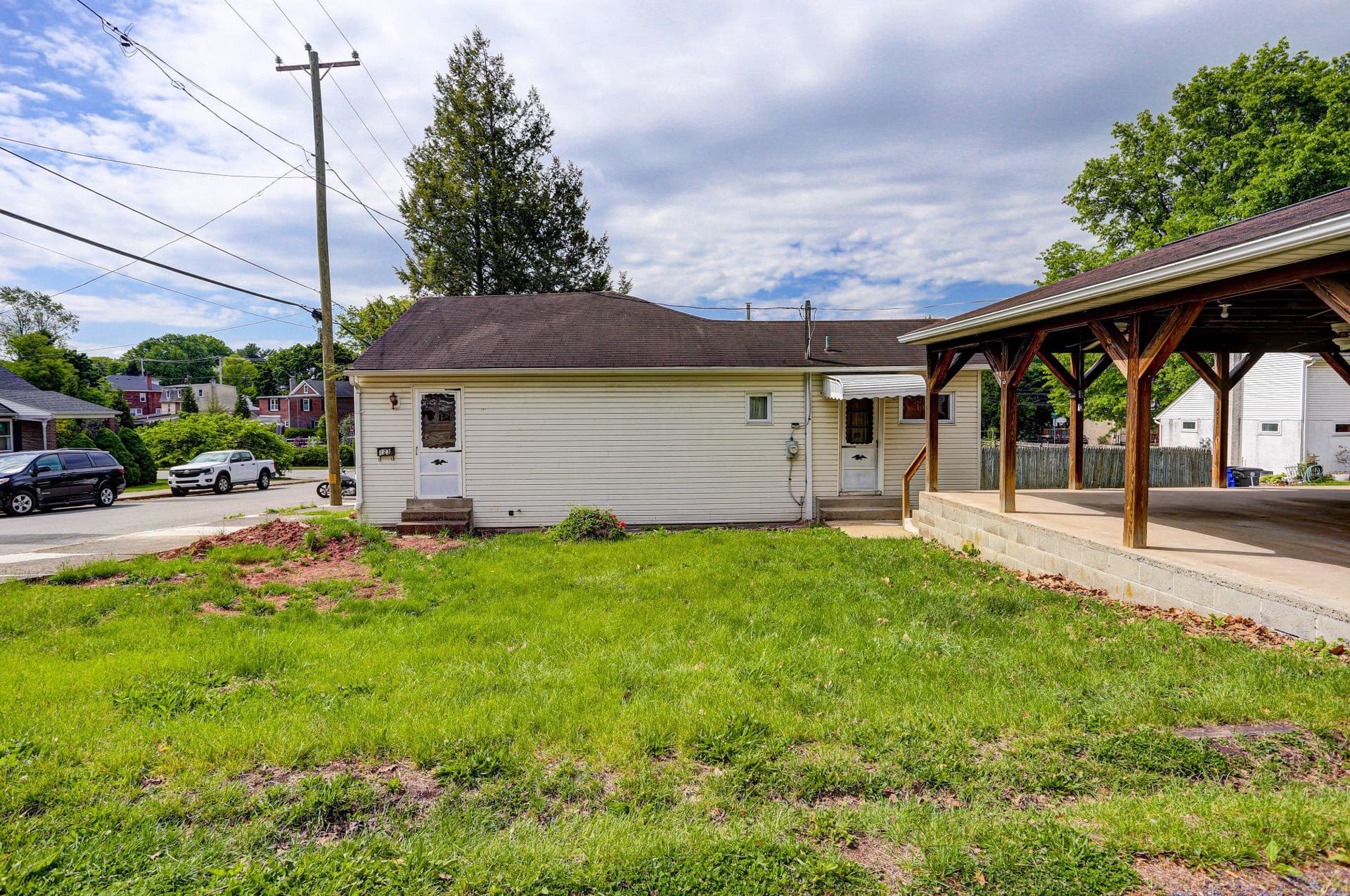 123 S Price Street