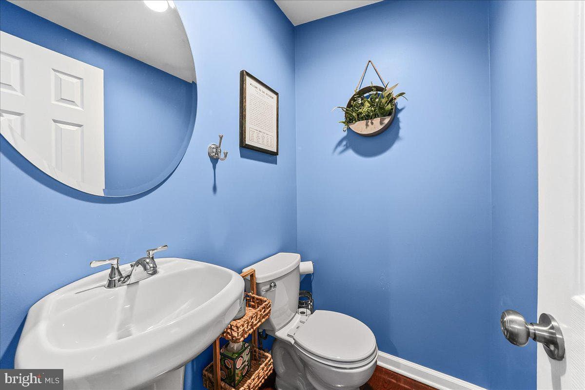 387 E Hector Street photo 12