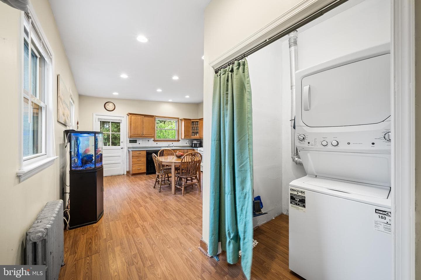 209 Harry Street photo 14