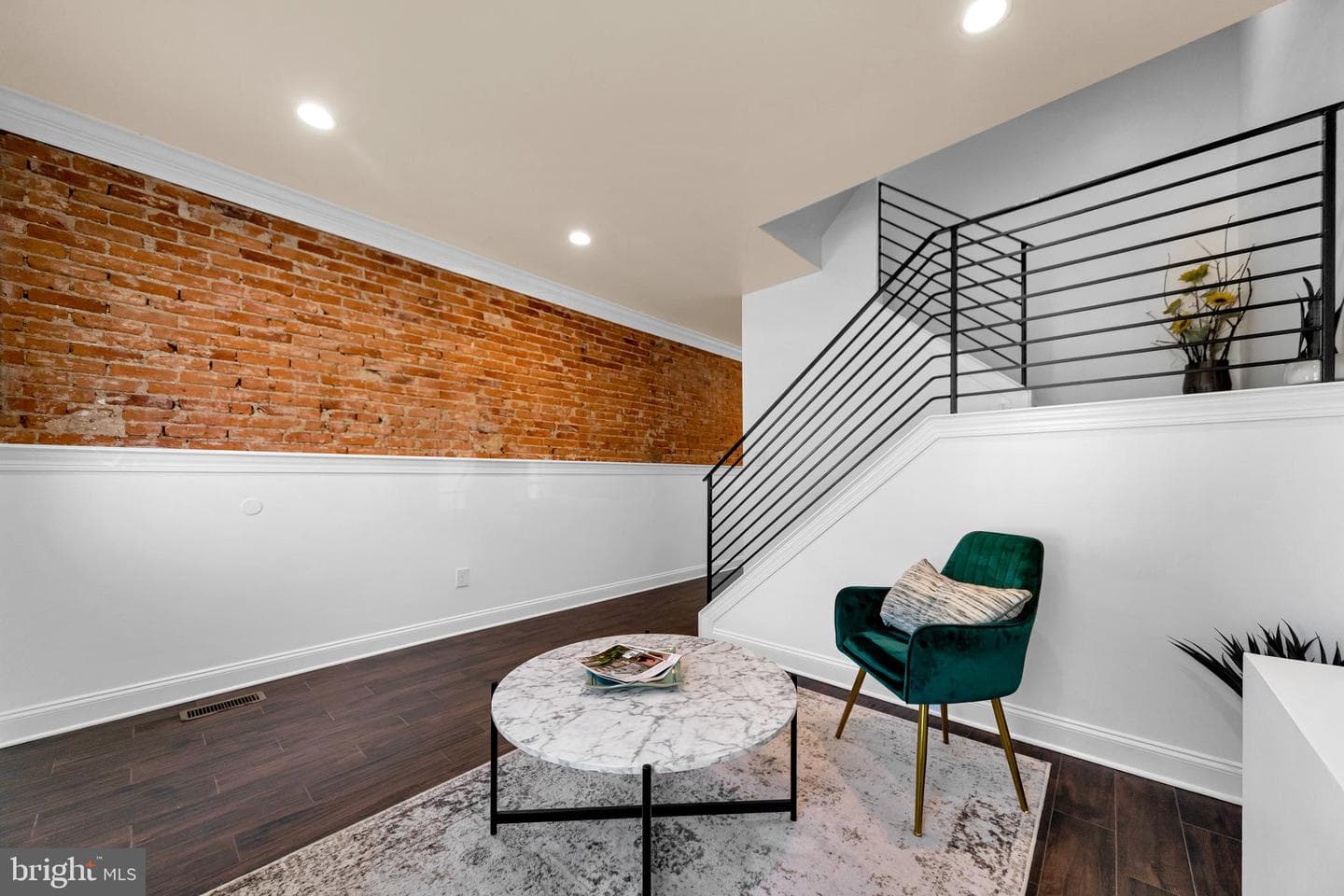 129 W Sixth St photo 5