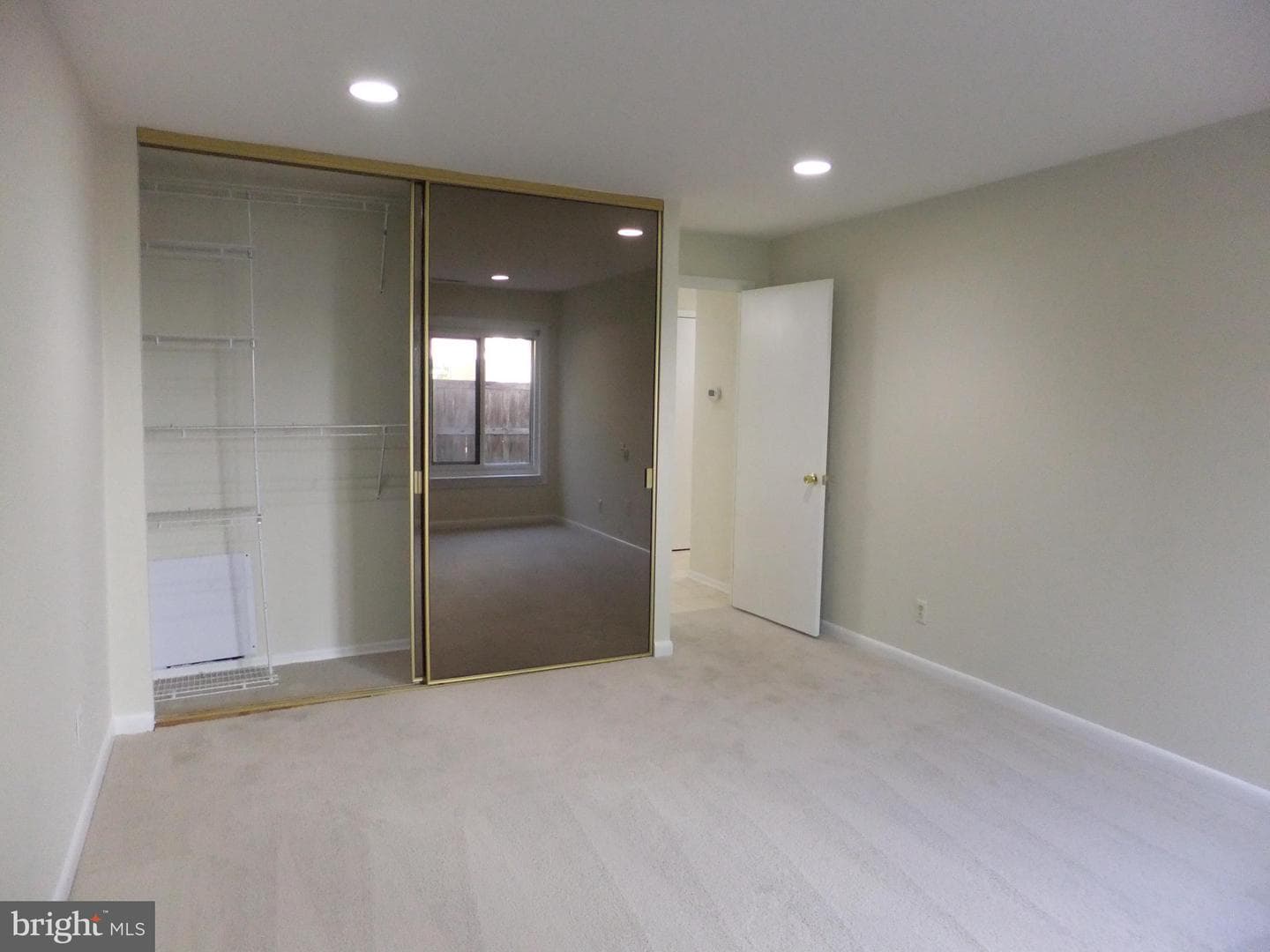 1750 Oakwood Terrace #8f photo 8