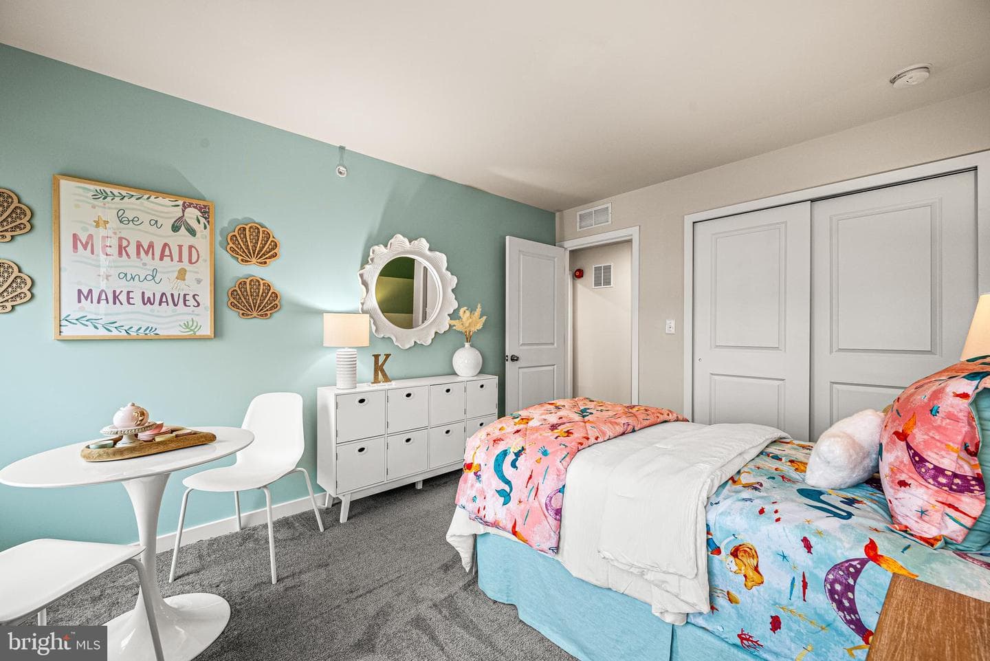35 Continental Way photo 34