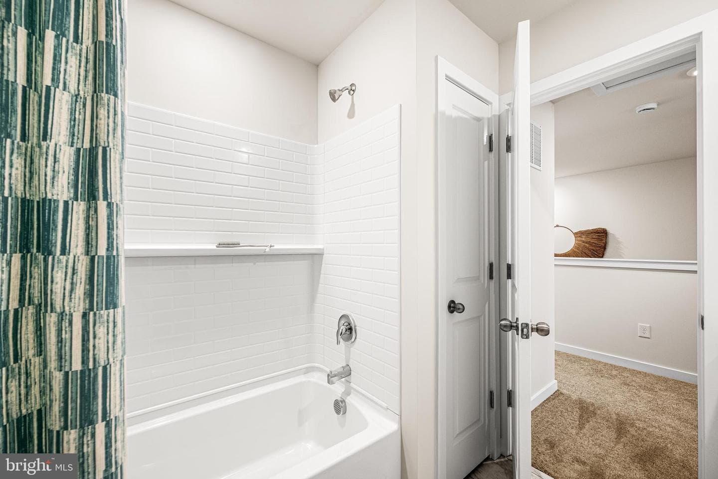 35 Continental Way photo 35