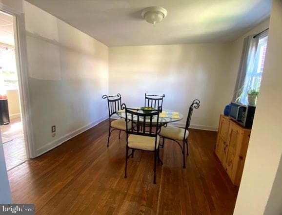 990 N Hills Boulevard photo 5