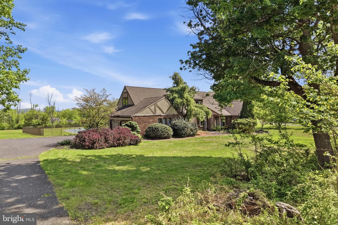 2045 Adams Road photo 2
