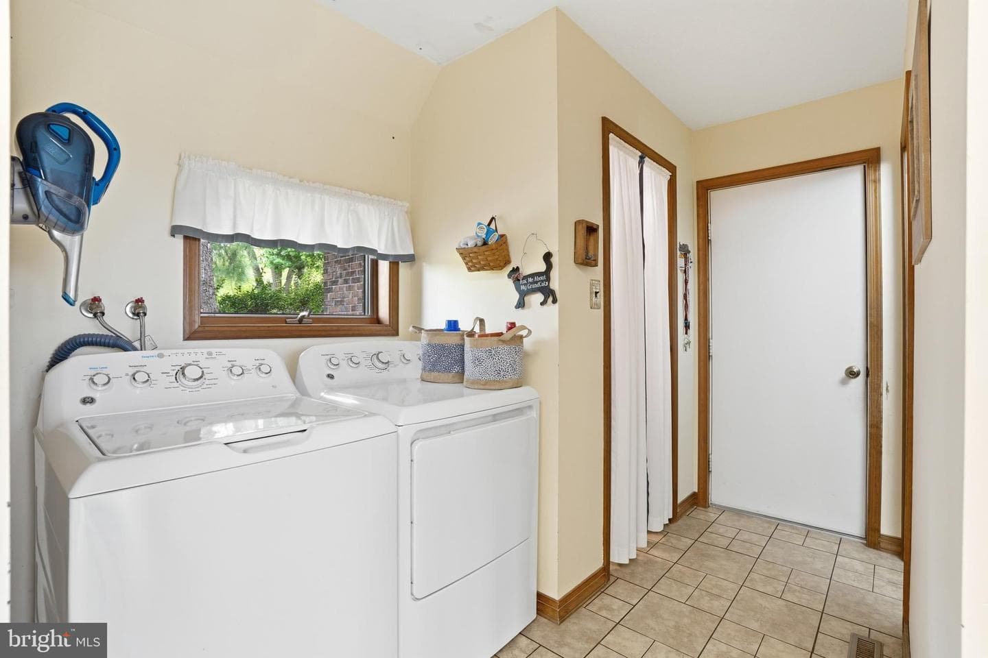 2045 Adams Road photo 23