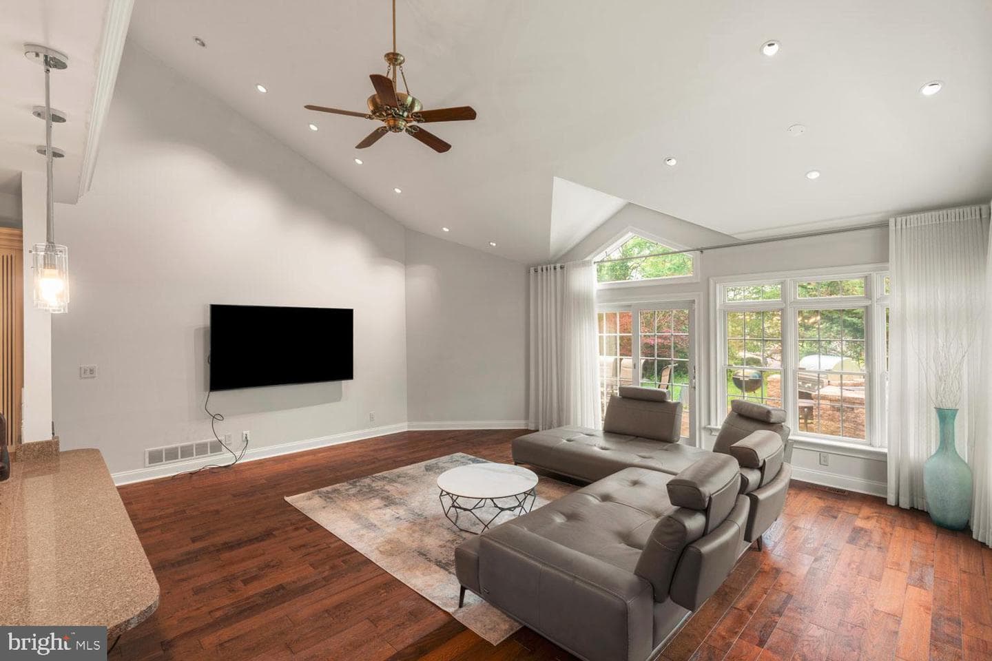 3174 Manor Road photo 16