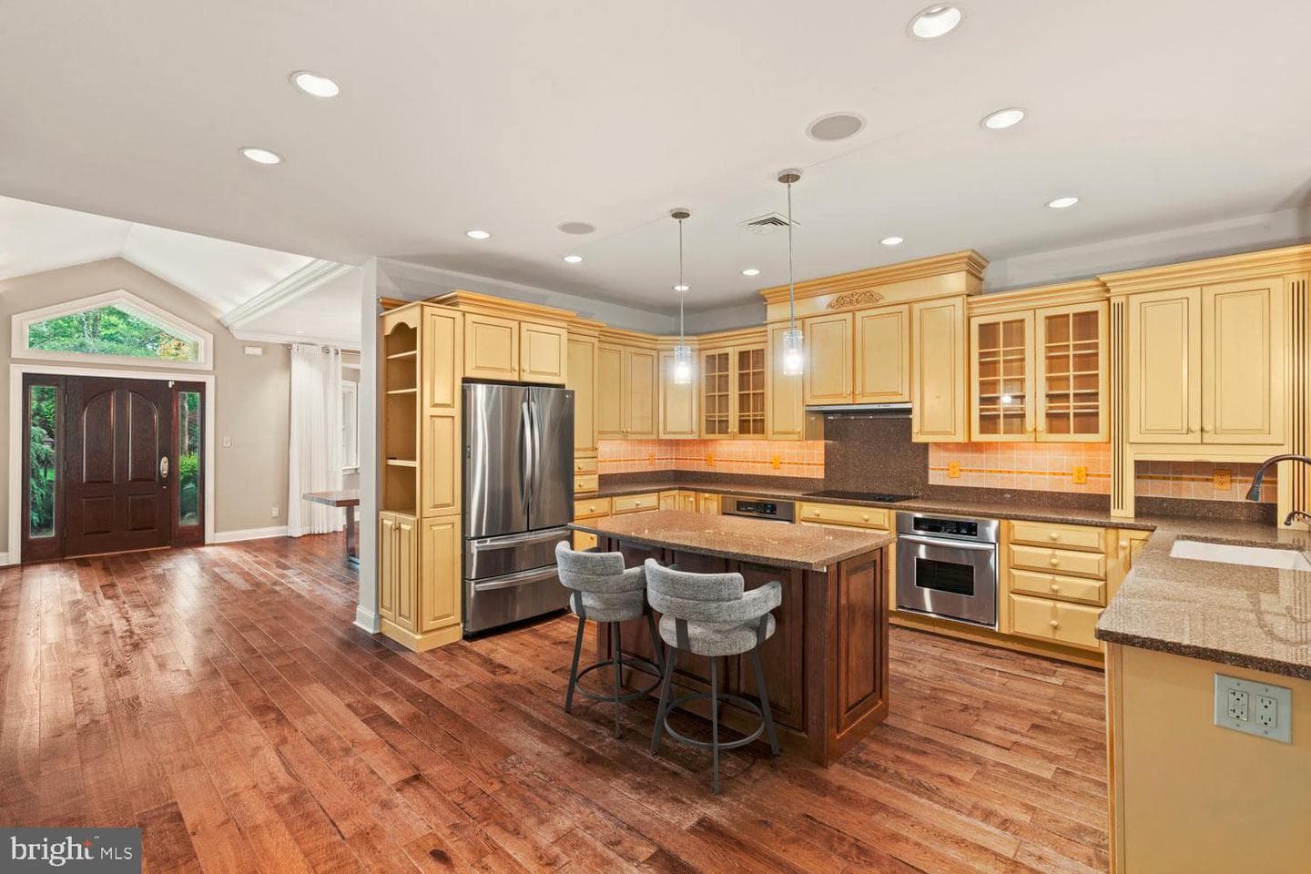 3174 Manor Road photo 6
