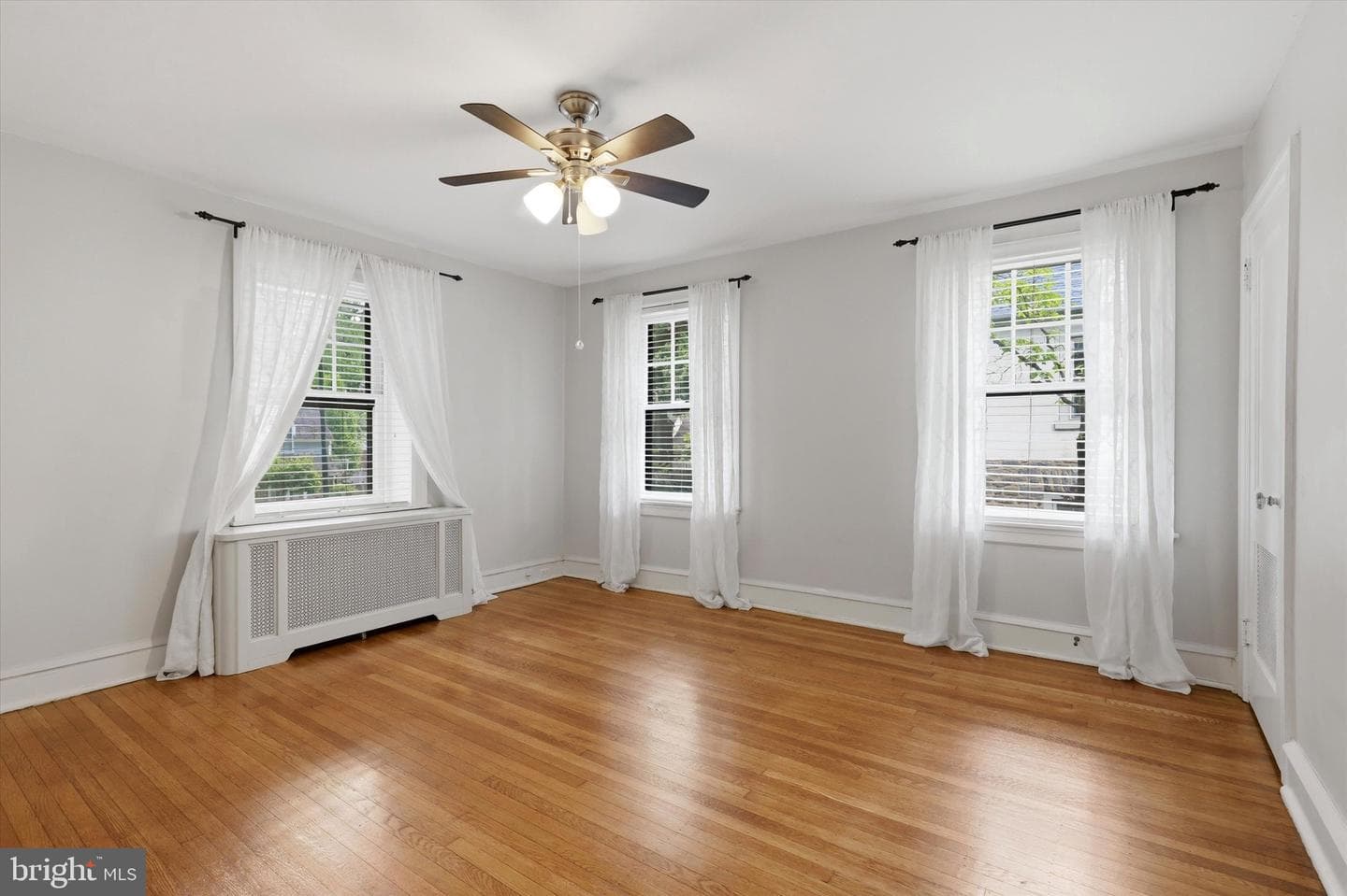 7811 Linden photo 18