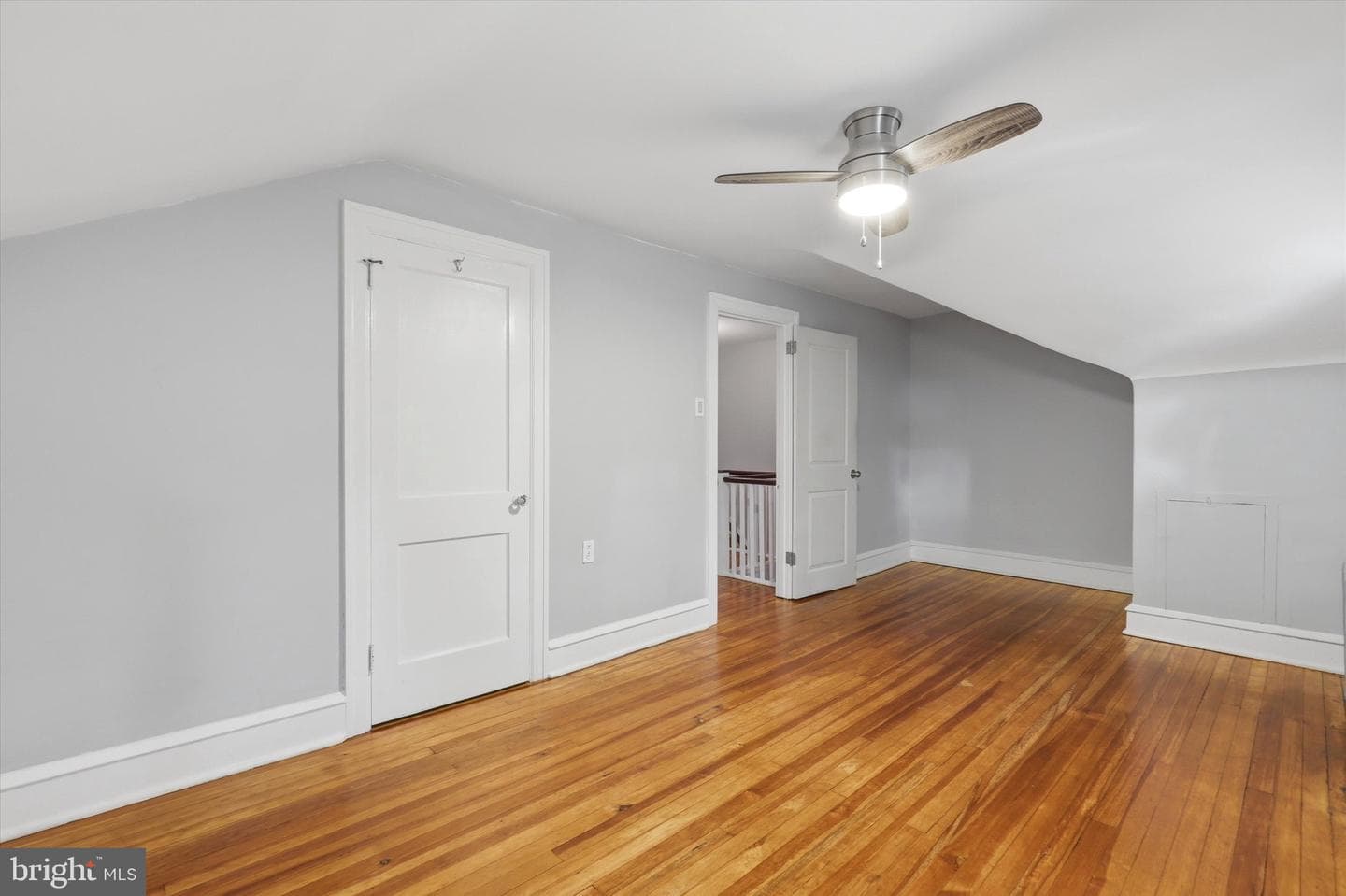7811 Linden photo 28