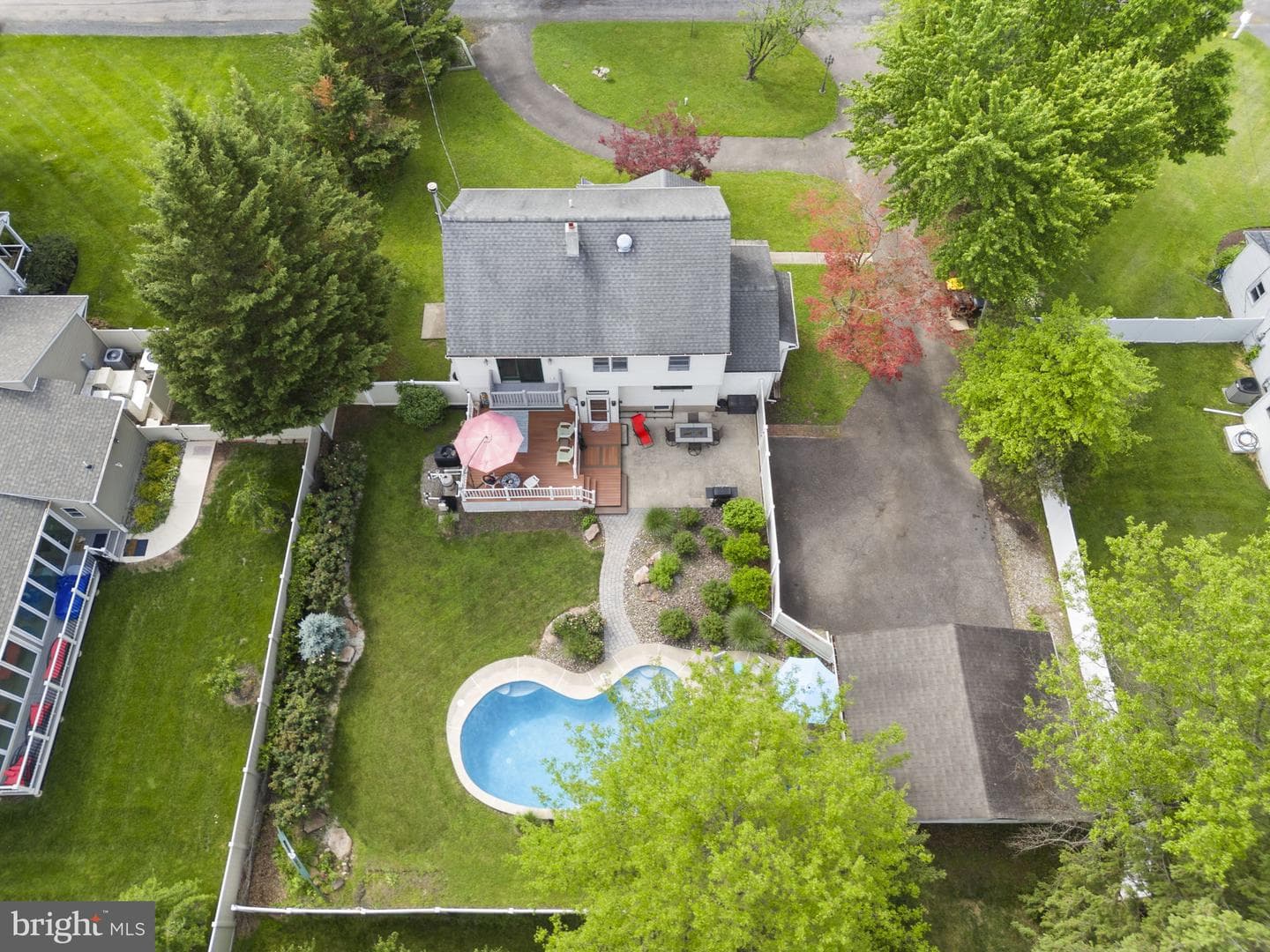 5 Maple Street photo 37