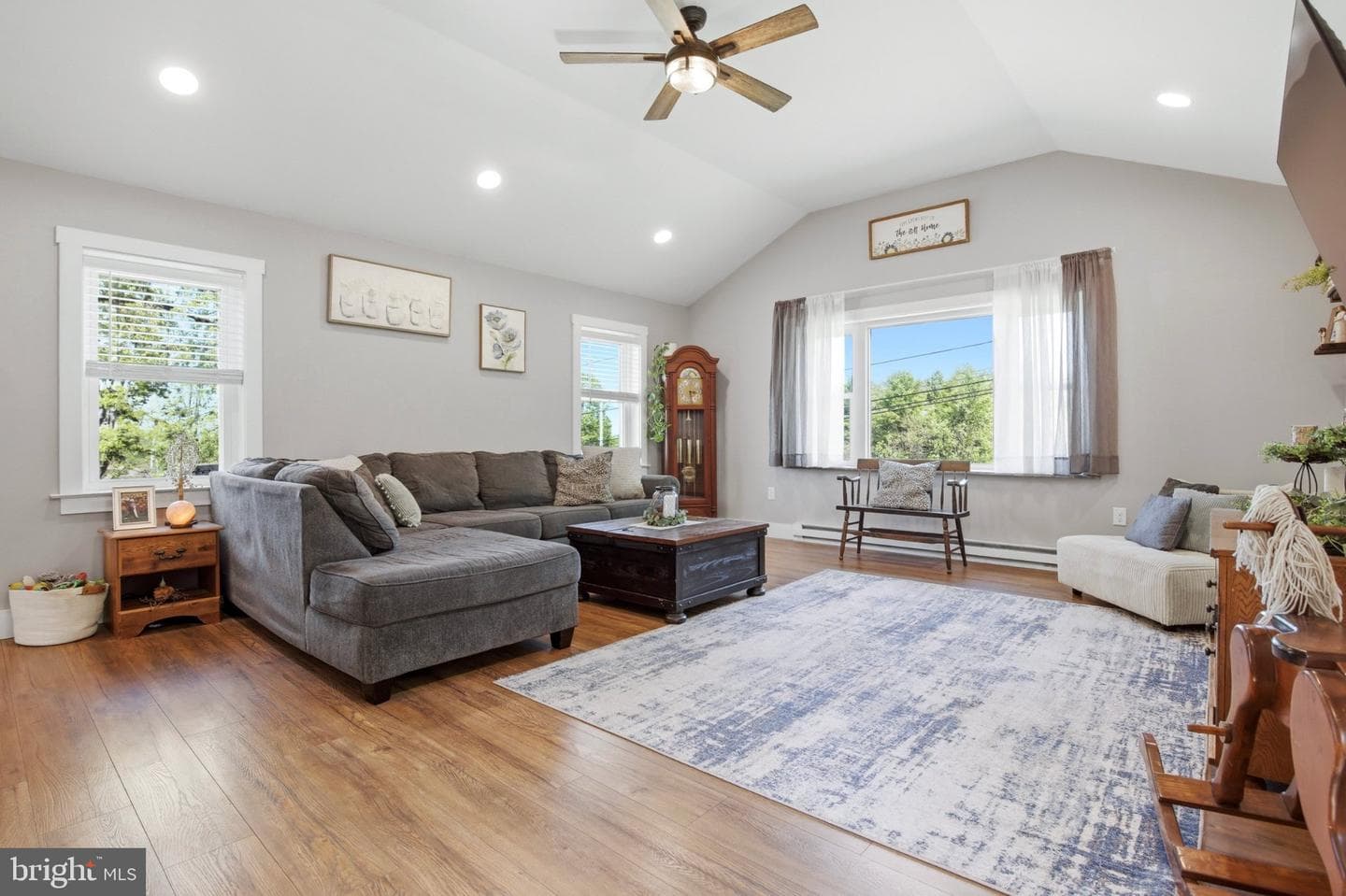 2301 N Charlotte Street photo 3