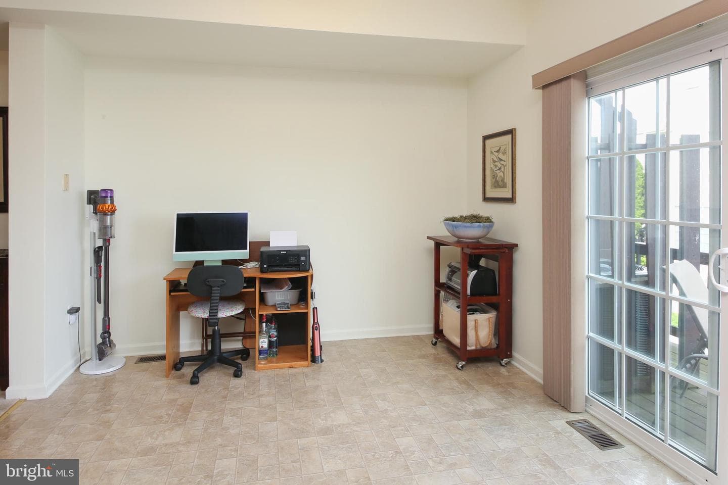545 Grove Street photo 10