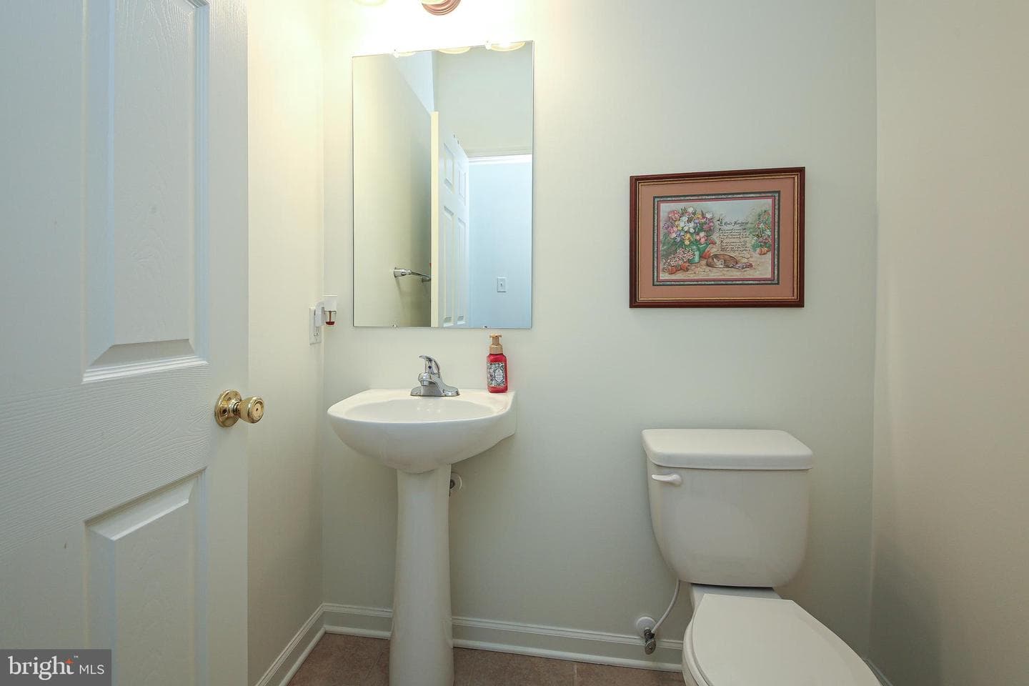 545 Grove Street photo 11