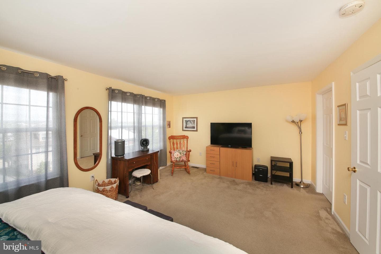 545 Grove Street photo 13