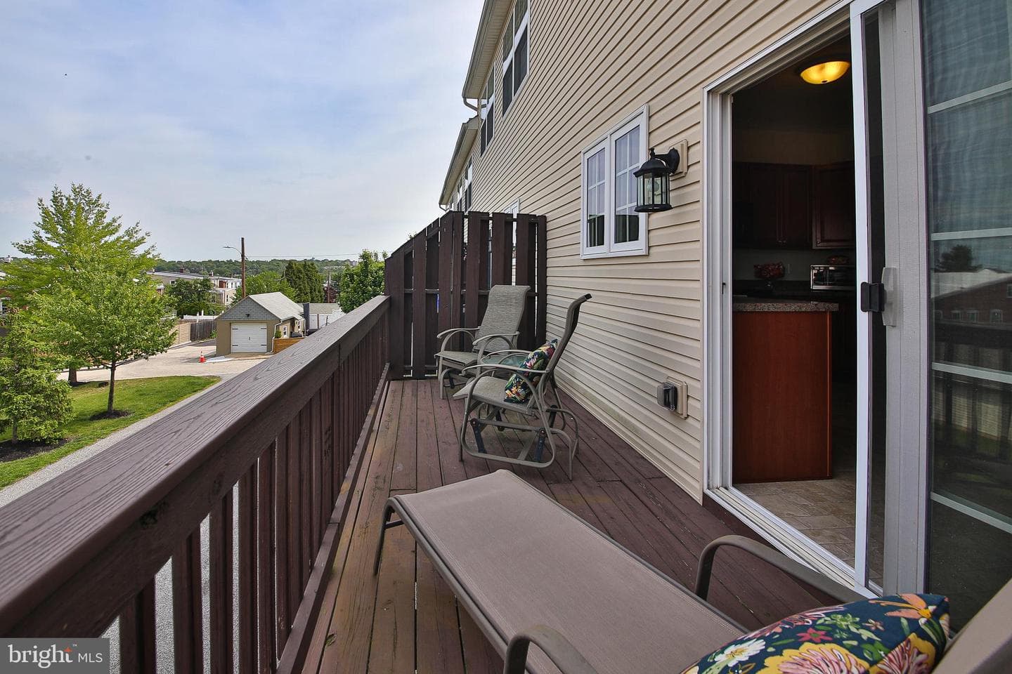 545 Grove Street photo 24