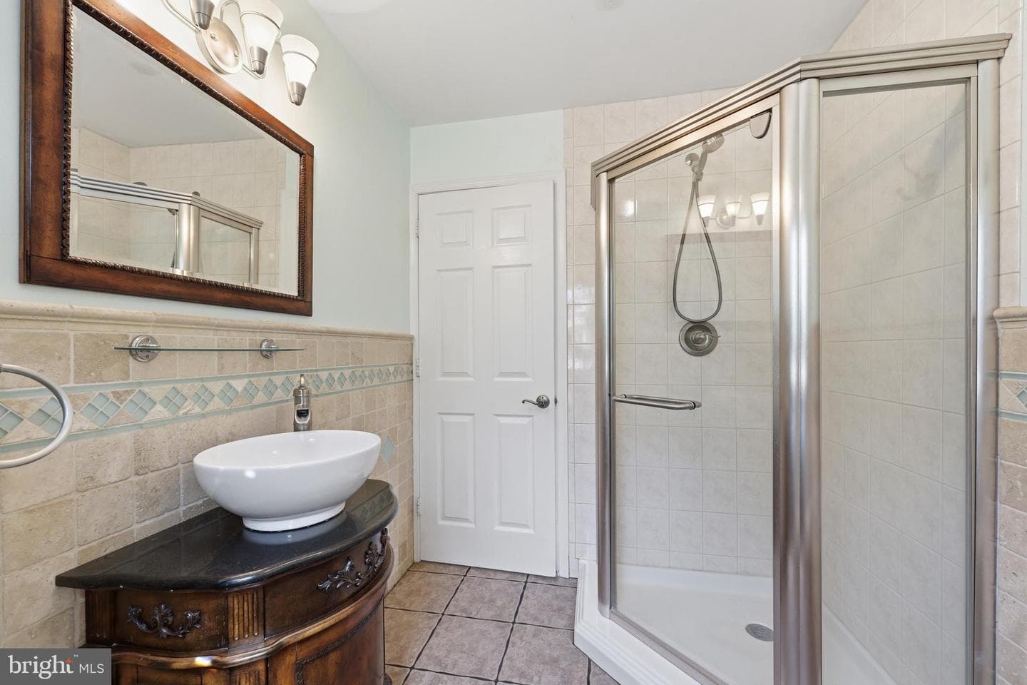 210 Meng Road photo 28