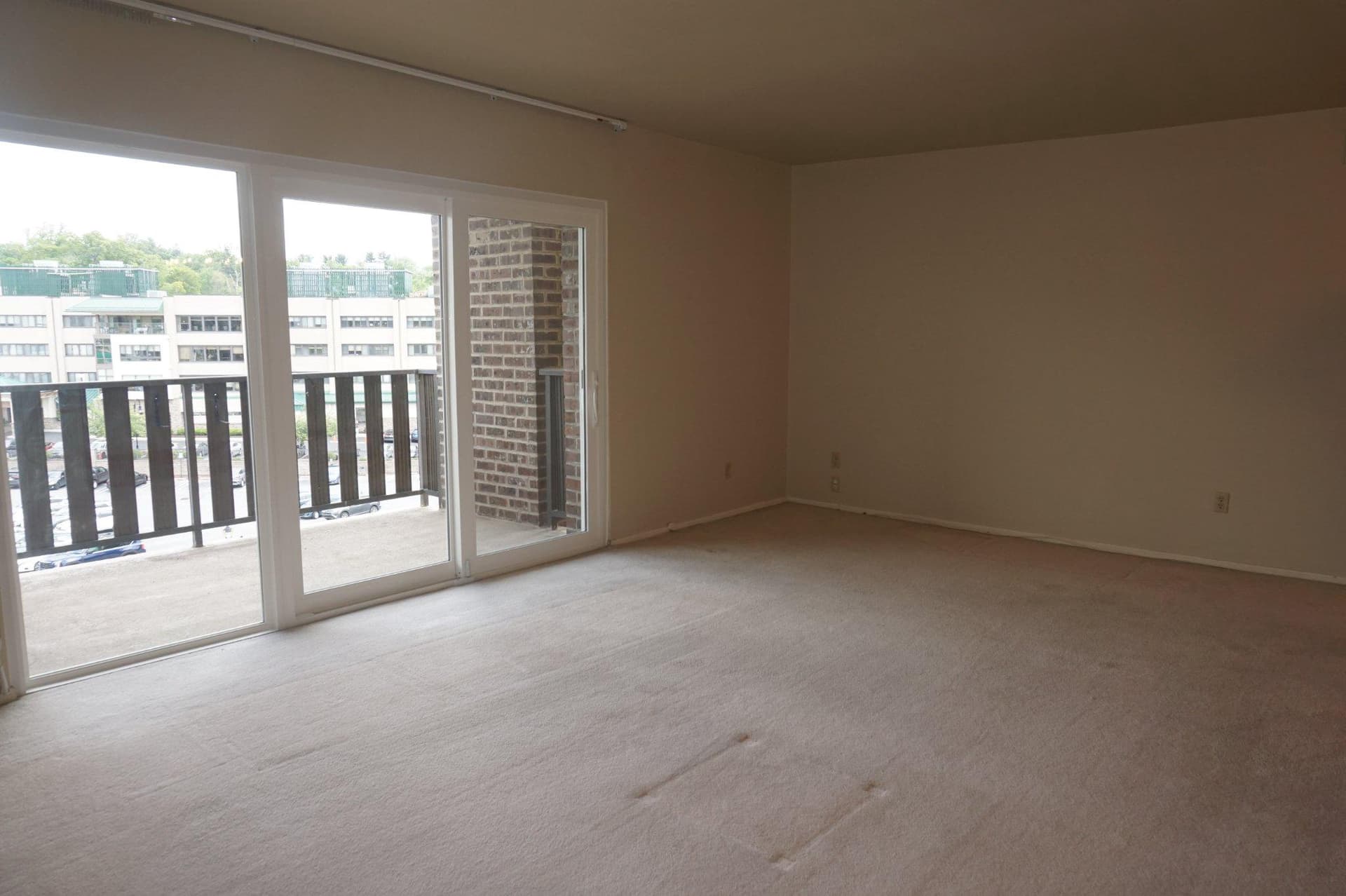 1570 The Fairway #512 E photo 12