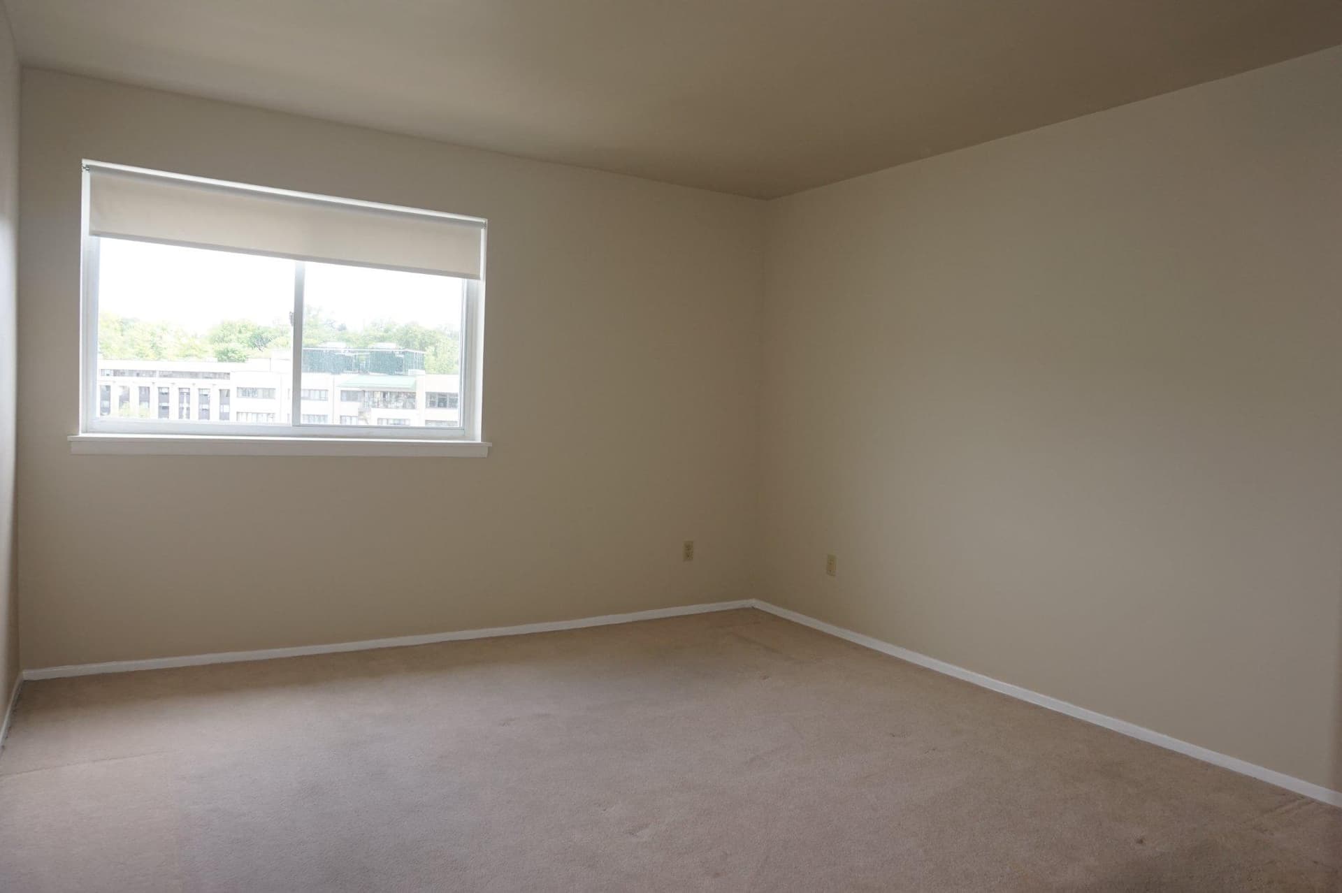 1570 The Fairway #512 E photo 19