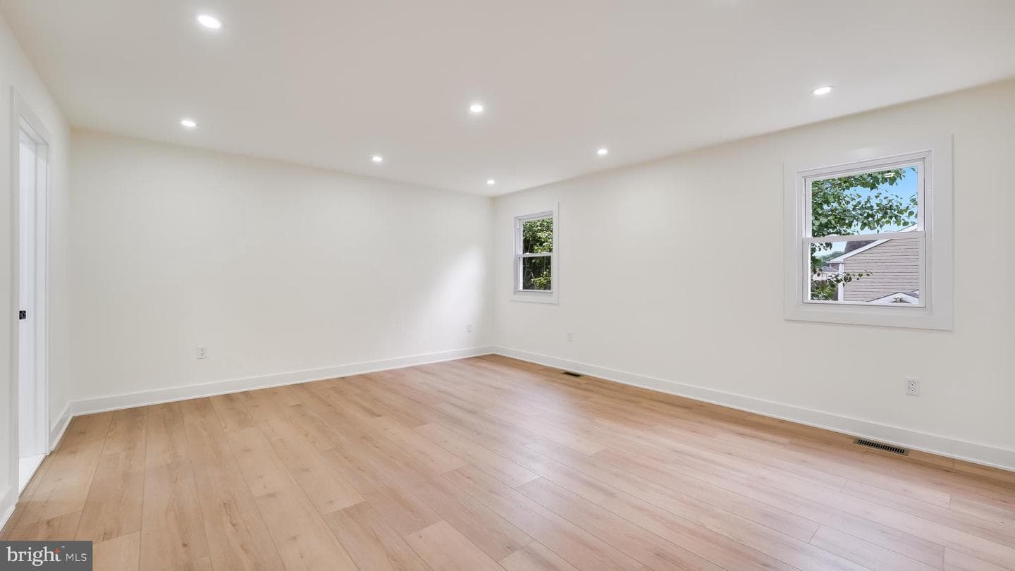 144 Roy Lane photo 25