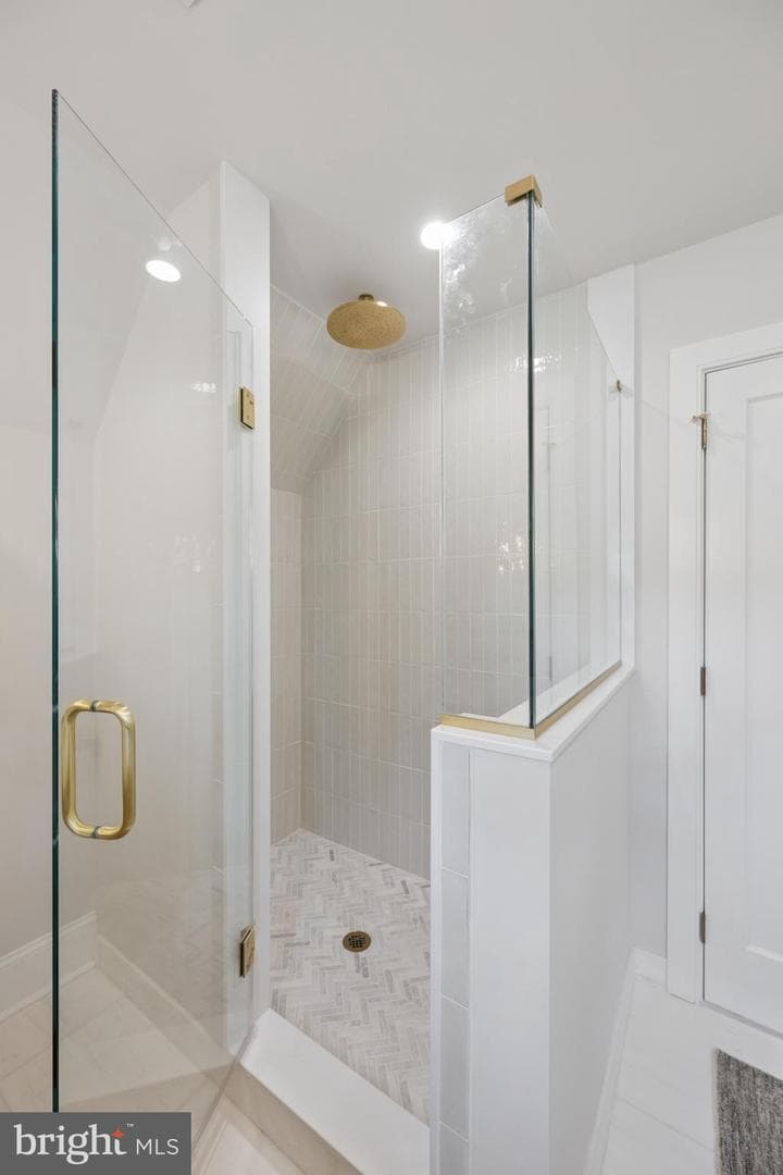 519 Sussex Road photo 58
