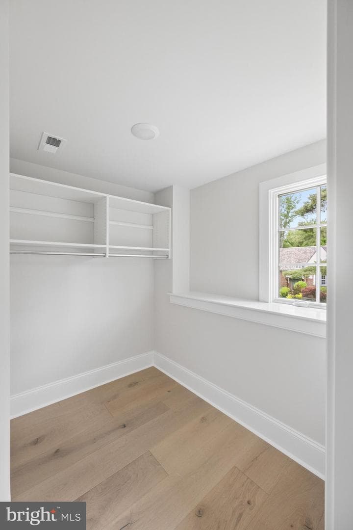 519 Sussex Road photo 64