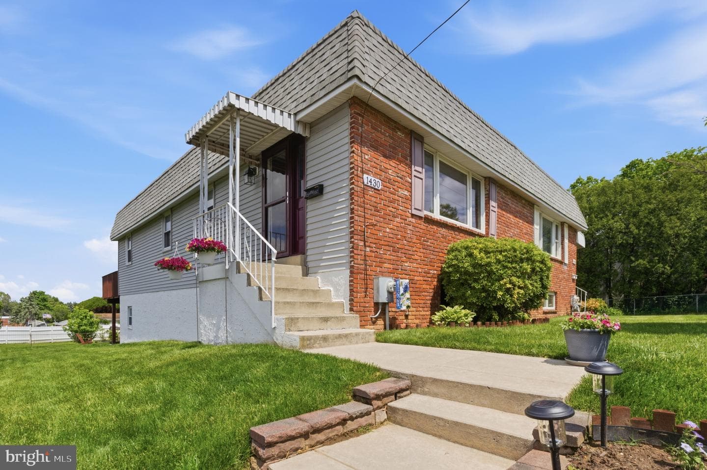 1430 Colwell Lane photo 2