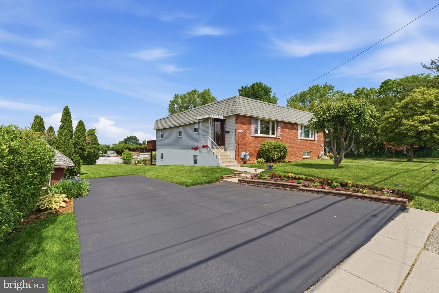 1430 Colwell Lane photo 3