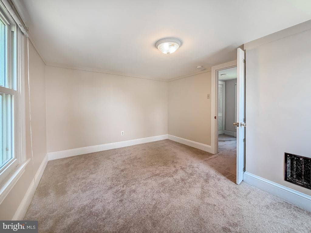 262 N Hanover Street photo 29