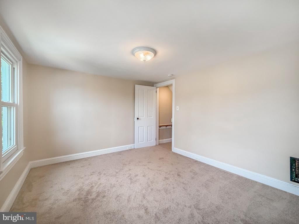 262 N Hanover Street photo 32
