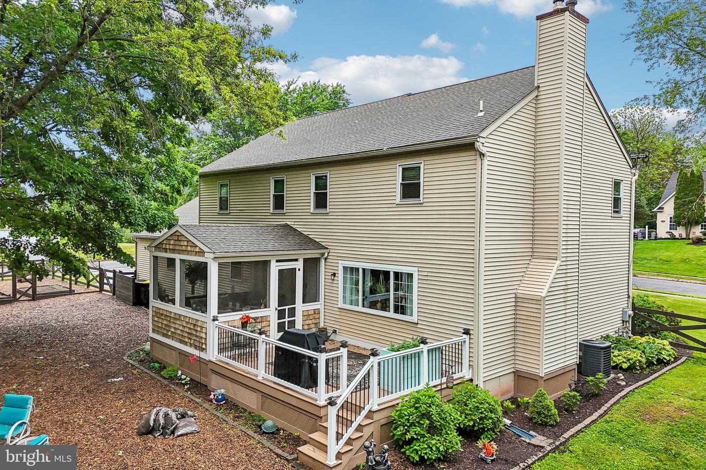 484 Mockingbird Lane photo 39
