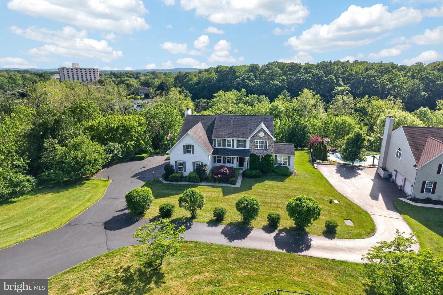 976 Stuart Drive photo 3