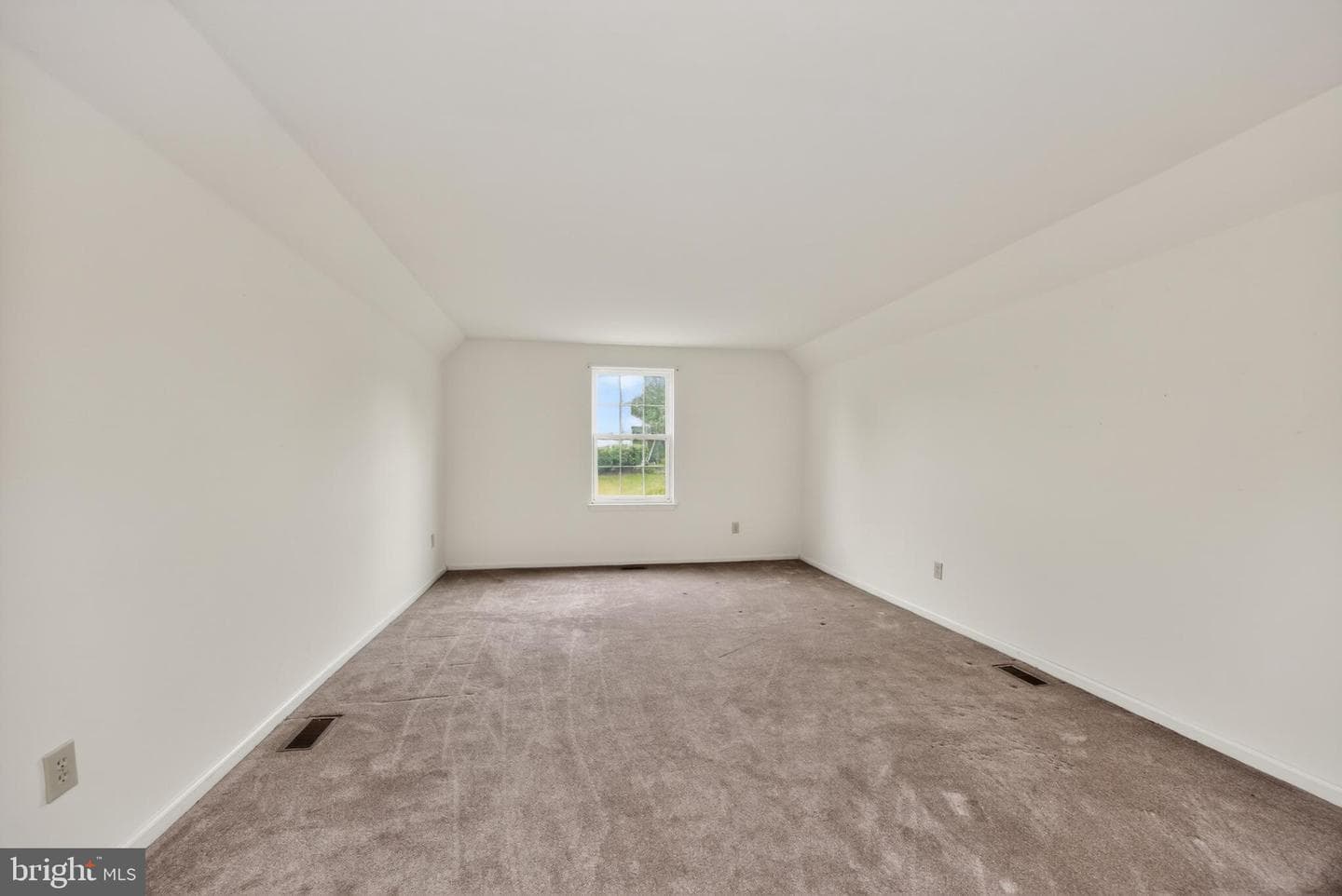 976 Stuart Drive photo 32