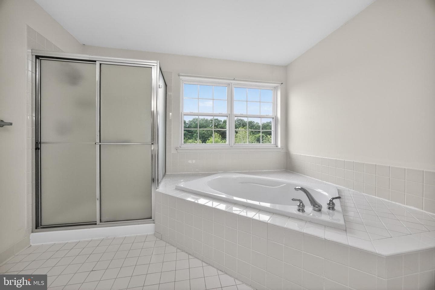 976 Stuart Drive photo 35