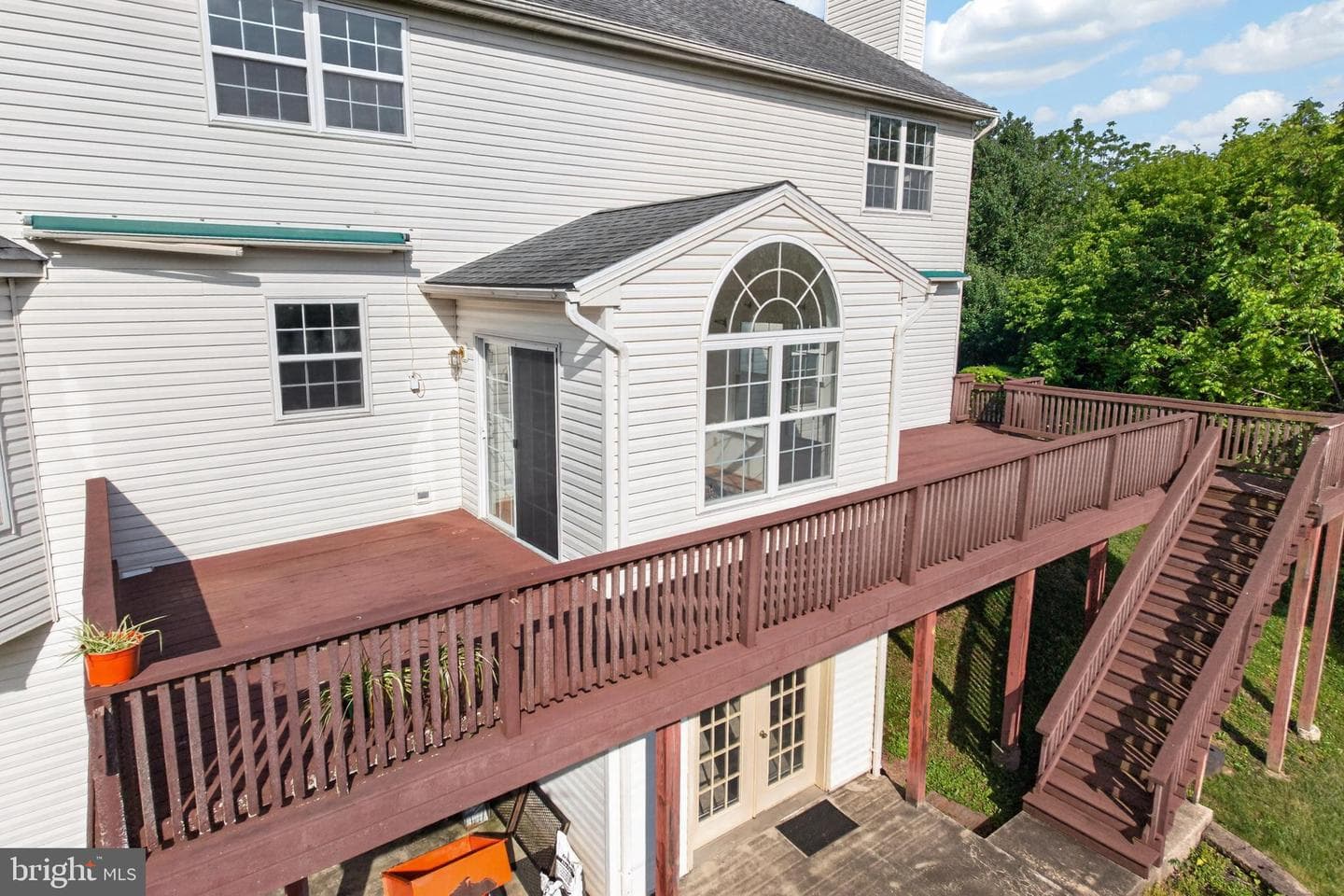 976 Stuart Drive photo 8