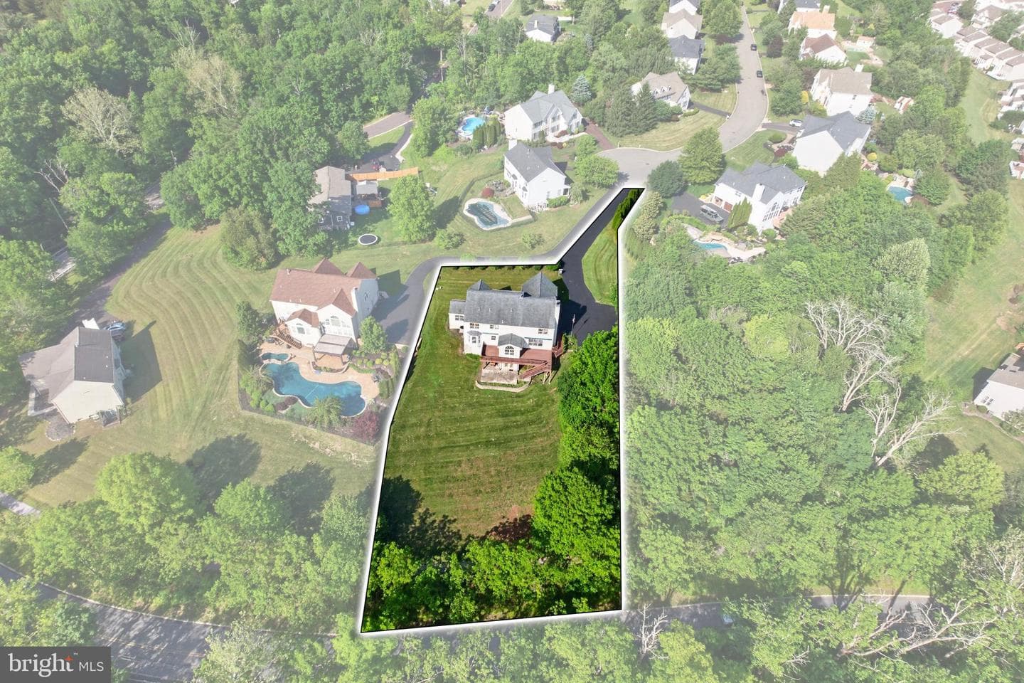 976 Stuart Drive photo 9