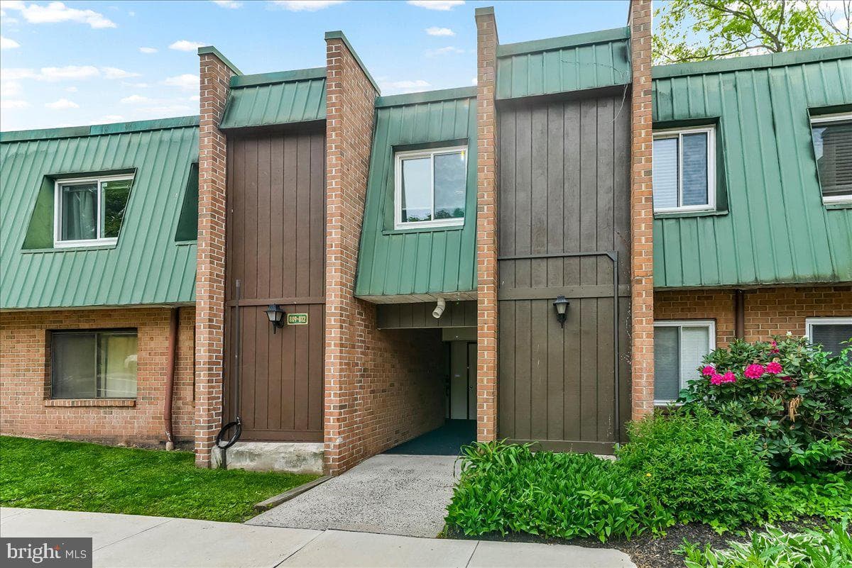 810 Meadowview Lane #810