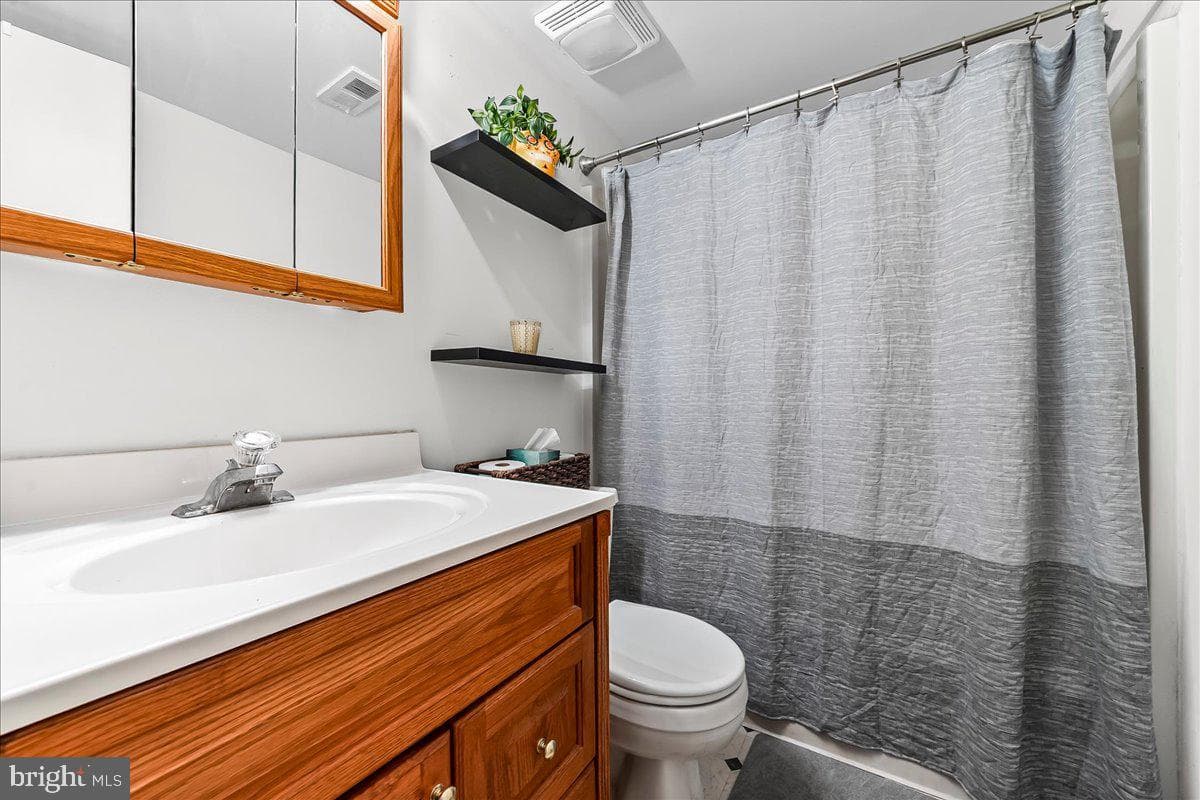 810 Meadowview Lane #810 photo 16