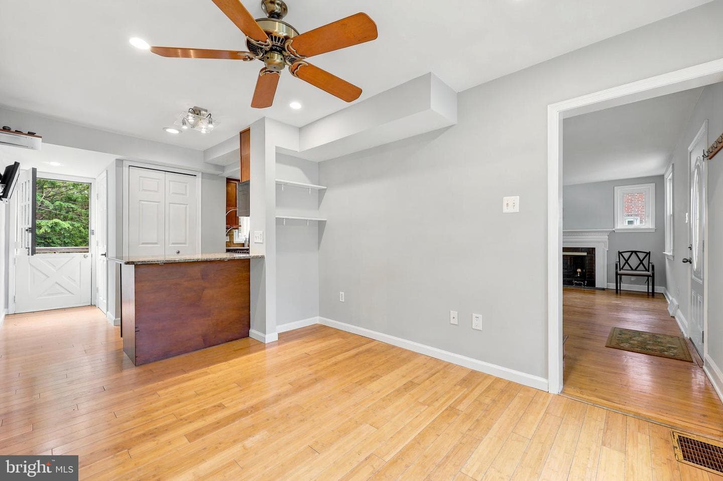 102 Rock Glen Road photo 4