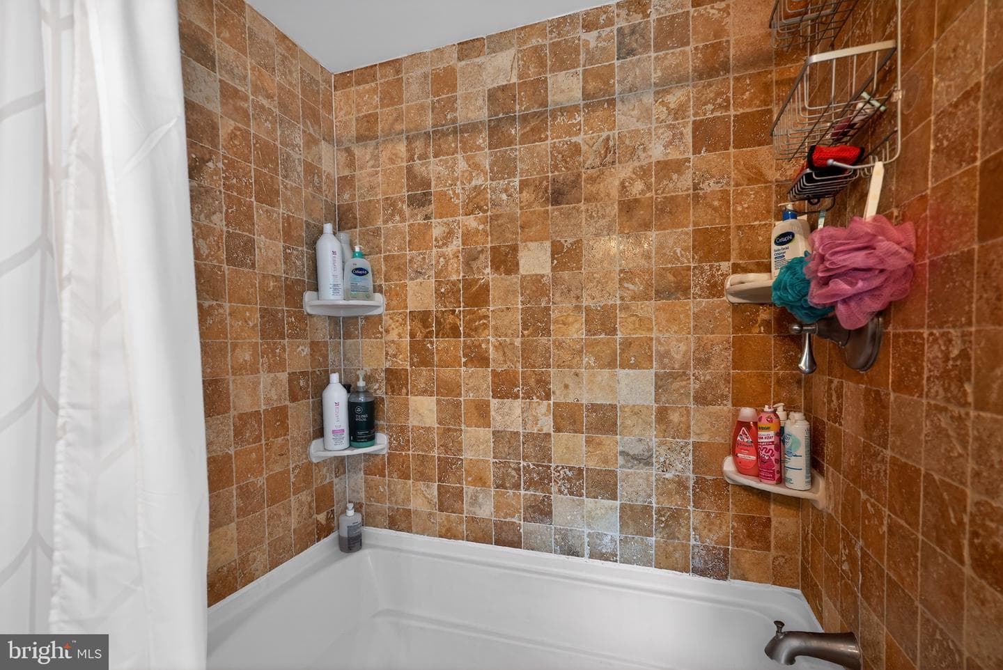 639 E Vine Street photo 19