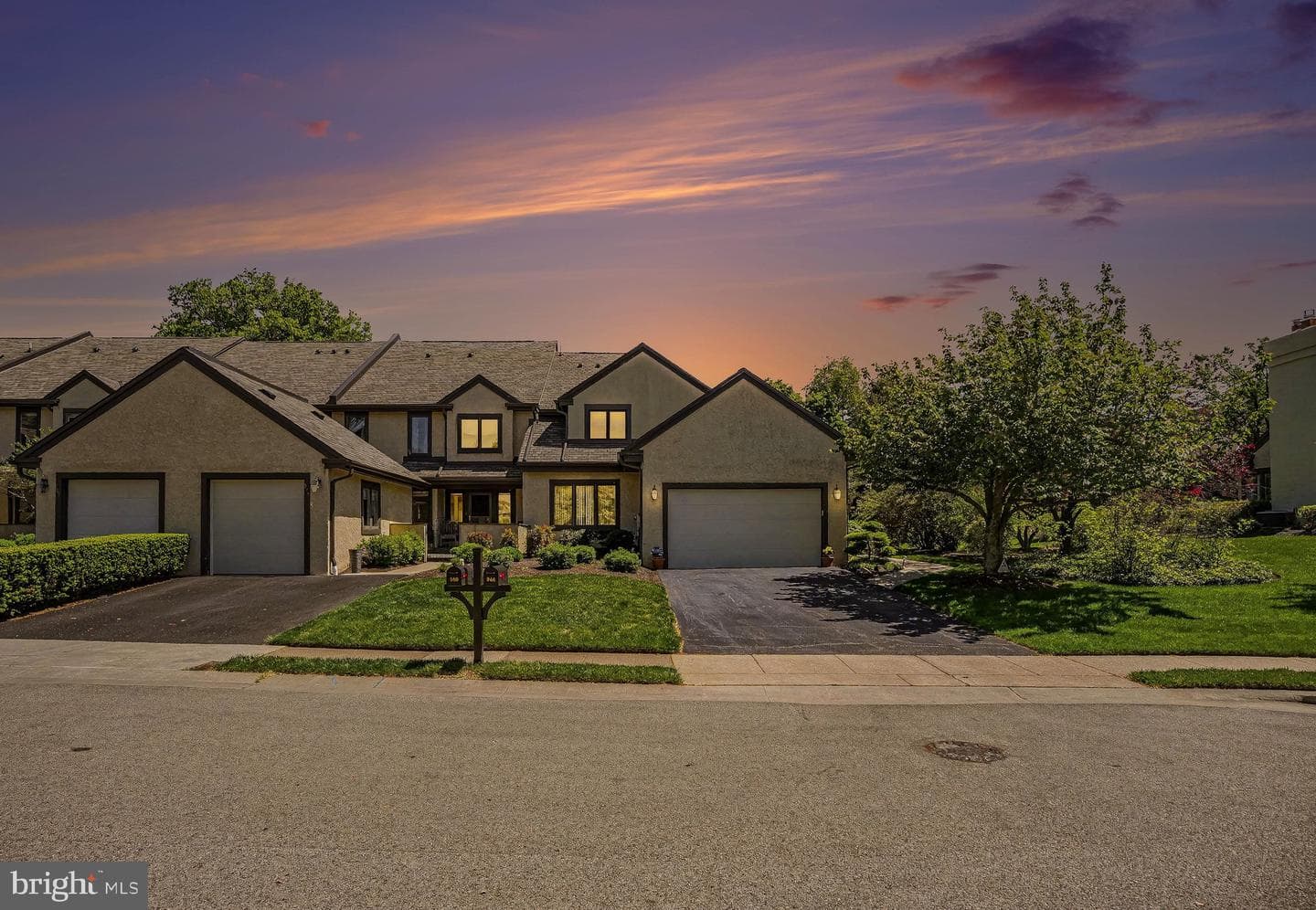 944 Hedgerow Court photo 4