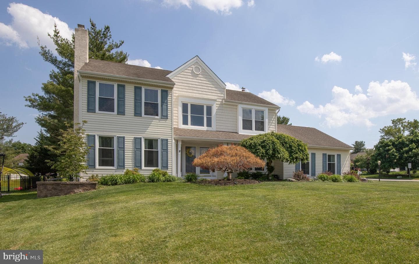 2284 Locust Drive