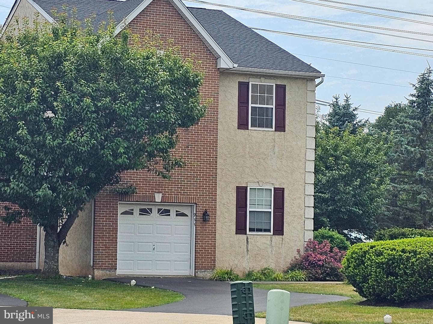 933 Schwendt Lane photo 1